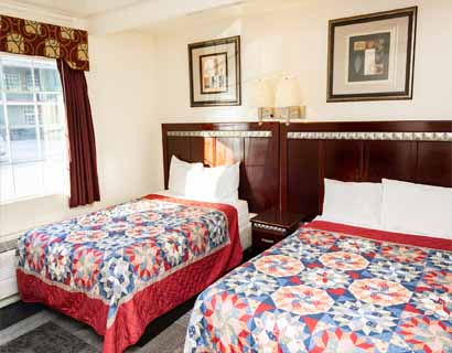 Double room at Whispering Palms Inn