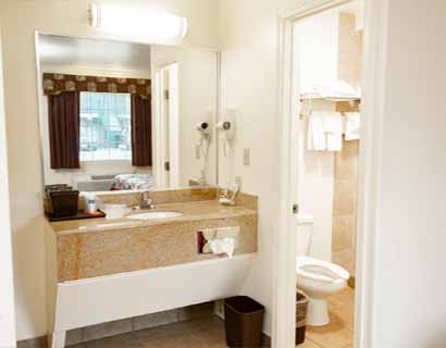 Double room at Whispering Palms Inn