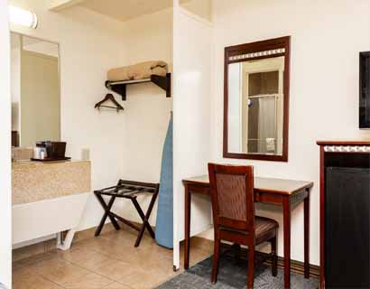 King room at Whispering Palms Inn
